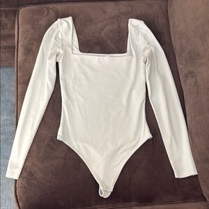 Aritzia Babaton Contour Squareneck Longsleeve Bodysuit in Baby Blue